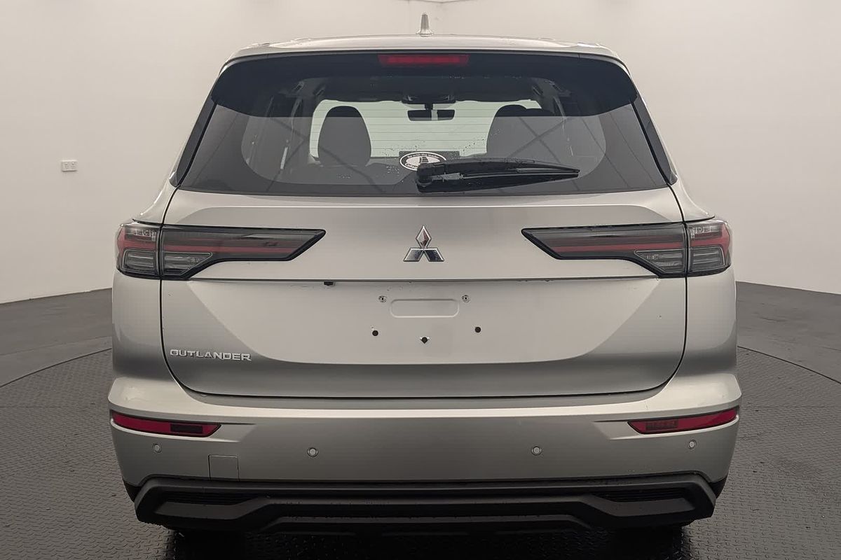 2025 Mitsubishi Outlander ES ZM