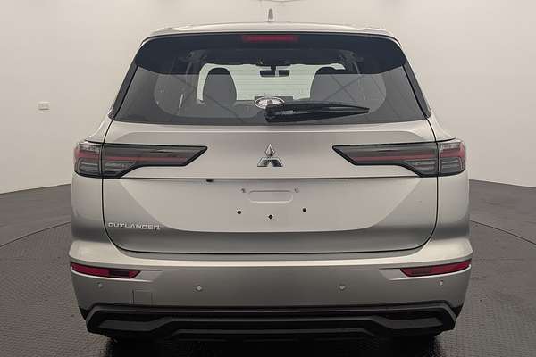 2025 Mitsubishi Outlander ES ZM