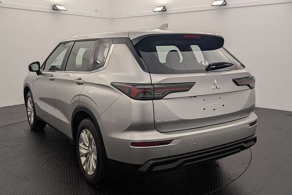 2025 Mitsubishi Outlander ES ZM