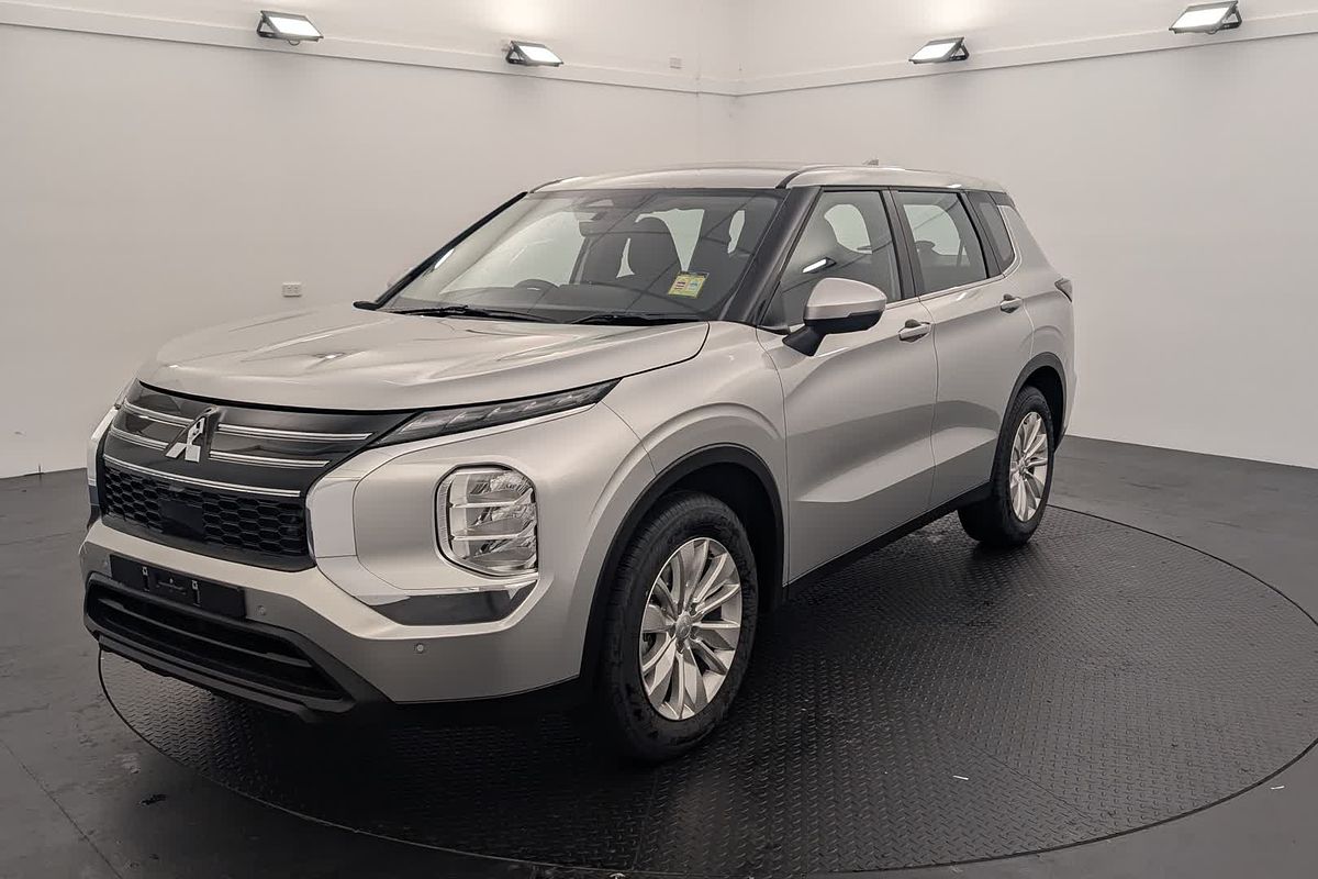 2025 Mitsubishi Outlander ES ZM