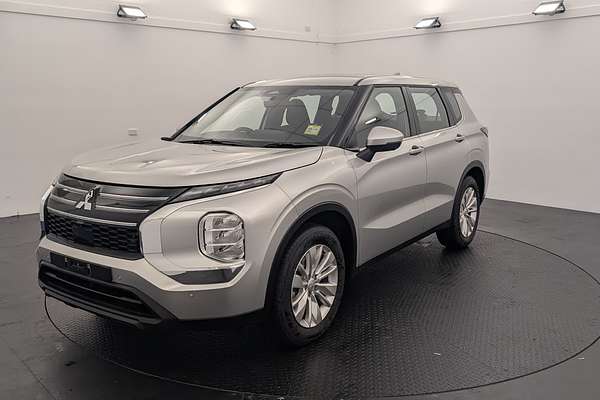 2025 Mitsubishi Outlander ES ZM