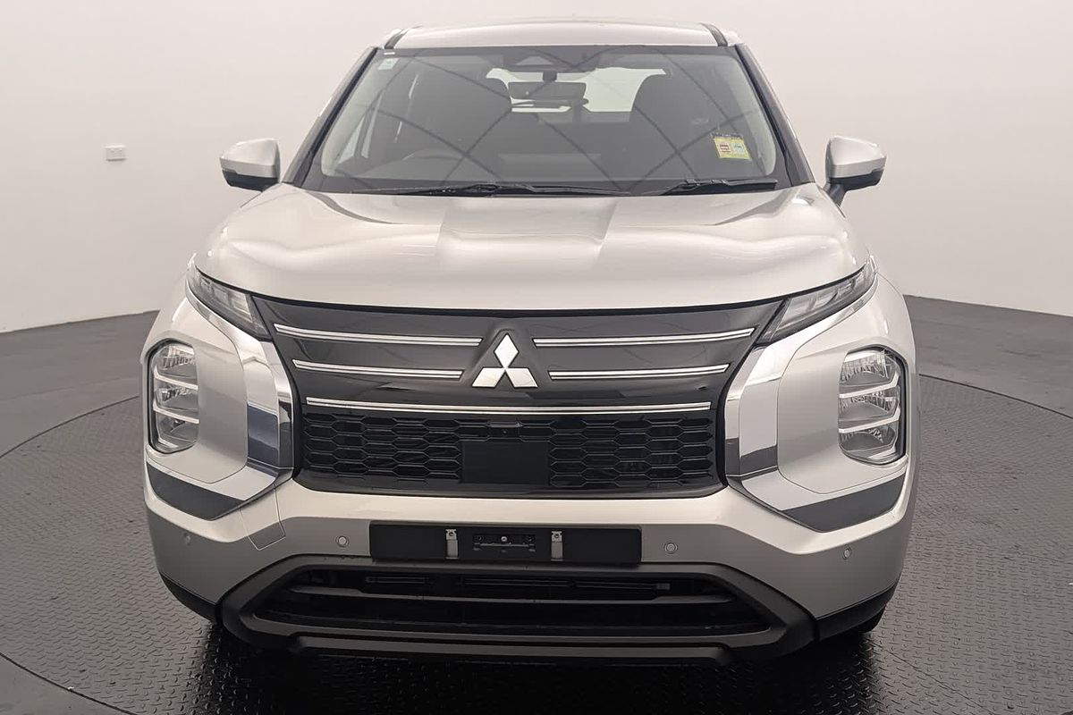 2025 Mitsubishi Outlander ES ZM