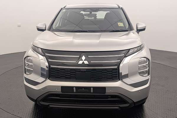 2025 Mitsubishi Outlander ES ZM