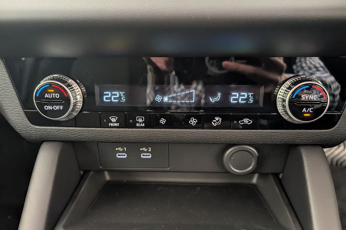 2025 Mitsubishi Outlander ES ZM