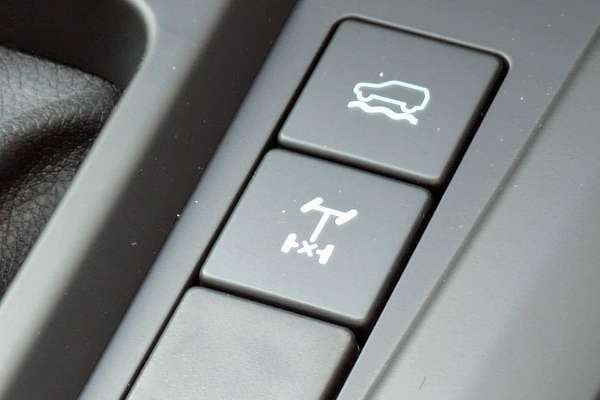 2025 Isuzu D-MAX X-RIDER 4X4