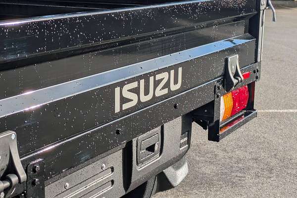 2025 Isuzu D-MAX LS-M 4X4