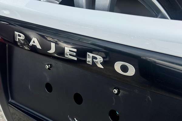 2018 Mitsubishi Pajero GLS NX