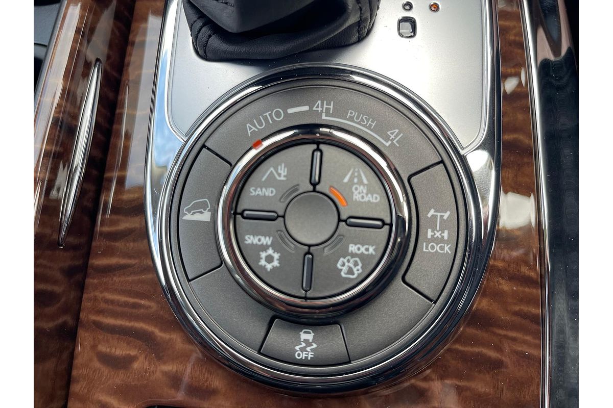 2024 Nissan Patrol Ti Y62