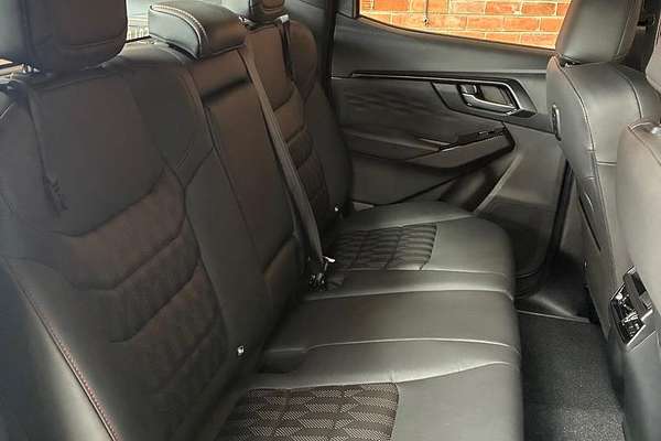 2025 Isuzu D-MAX X-TERRAIN 4X4