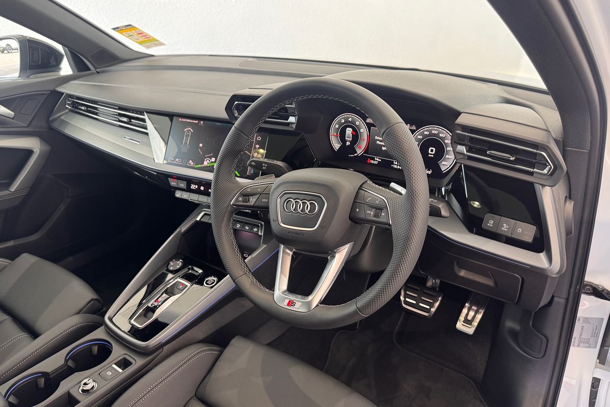 2025 Audi A3 35 TFSI S line GY