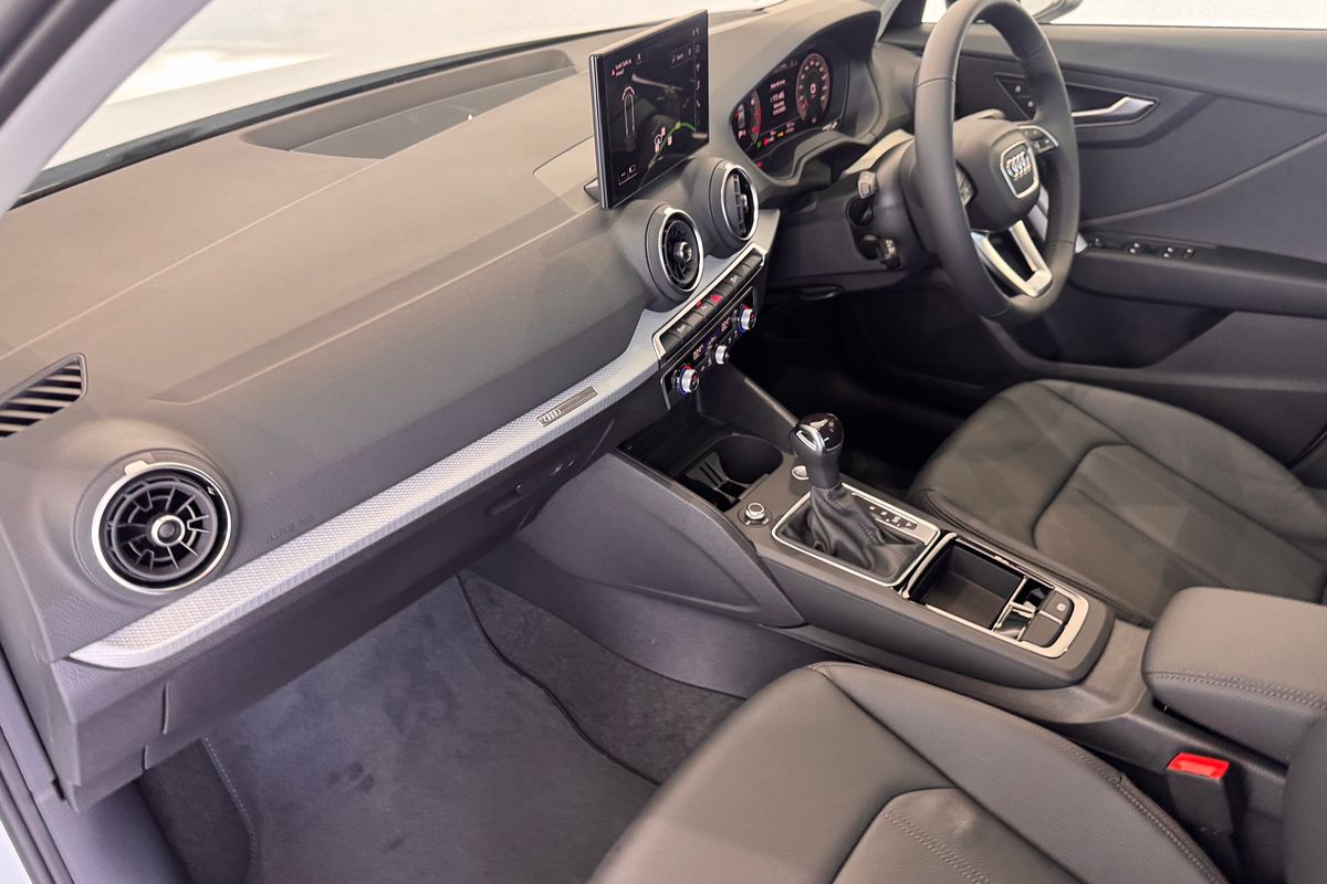 2025 Audi Q2 35 TFSI S line edition GA