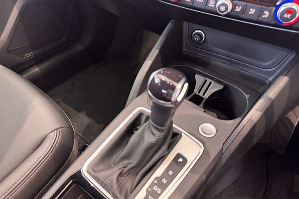 2025 Audi Q2 35 TFSI S line edition GA