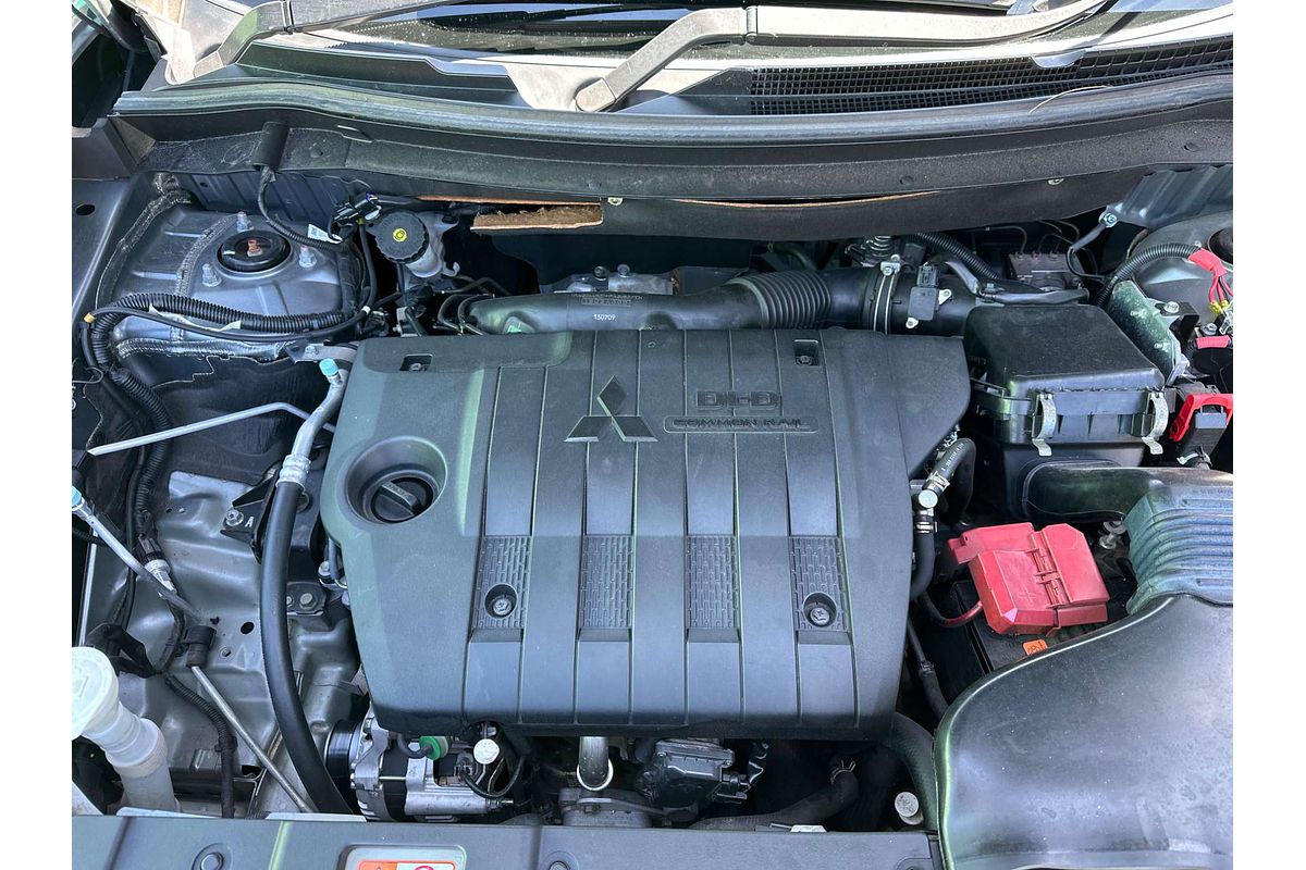 2013 Mitsubishi Outlander LS ZJ