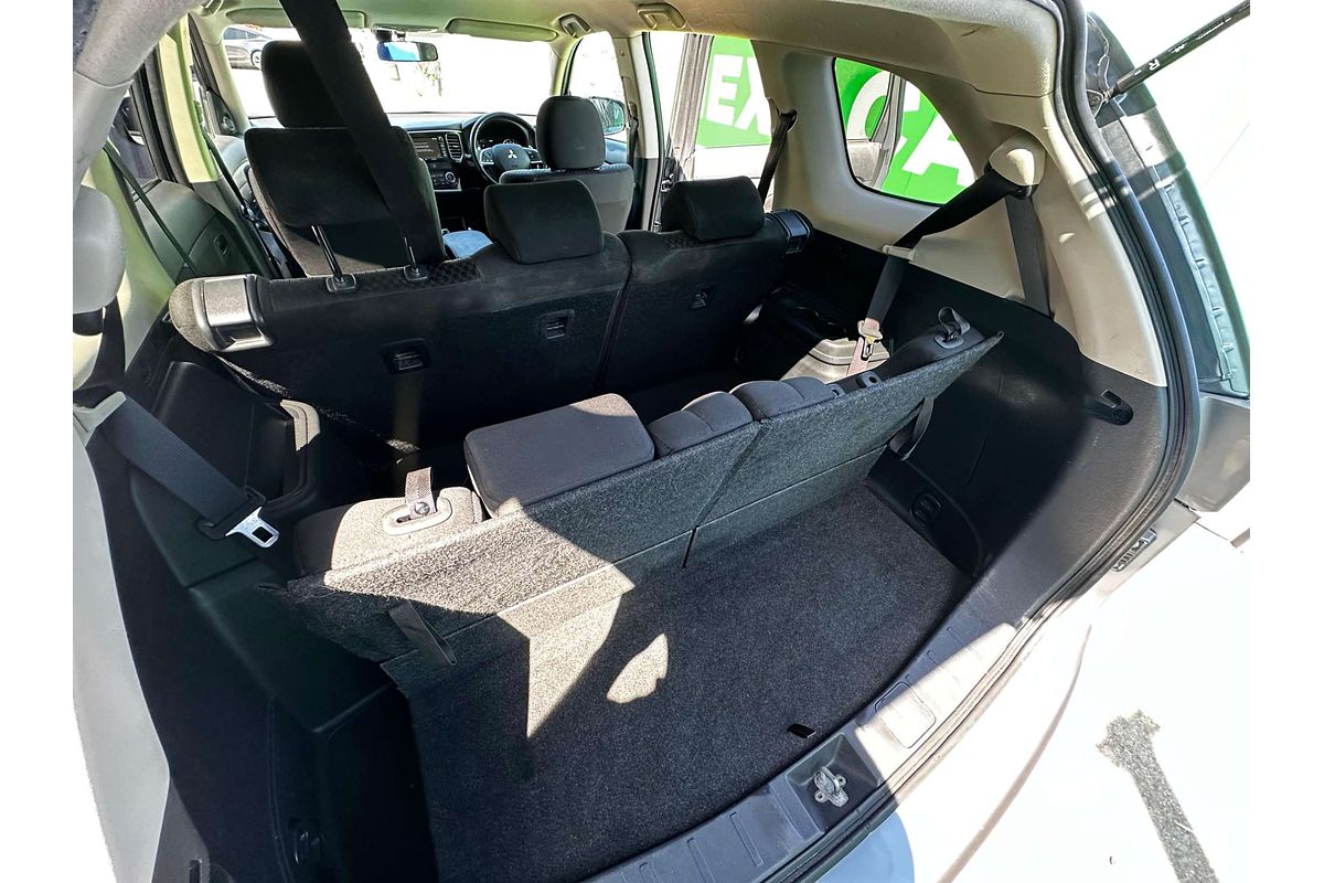 2013 Mitsubishi Outlander LS ZJ