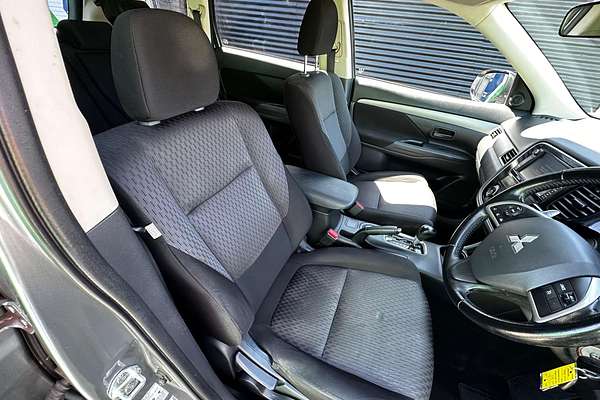 2013 Mitsubishi Outlander LS ZJ