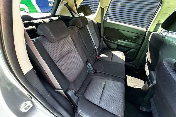 2013 Mitsubishi Outlander LS ZJ