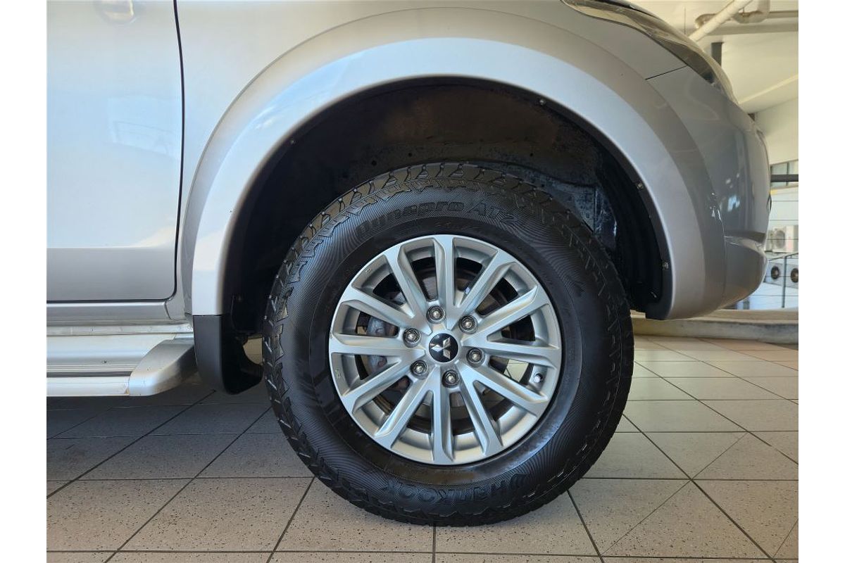 TRITON MQ MY17 GLS (4x4) 2.4L DT4 DIESEL TURBO F/INJ 5 SP AUTOMATIC DUAL CAB UTILITY 