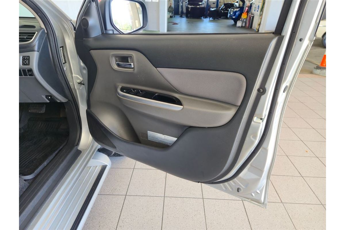 TRITON MQ MY17 GLS (4x4) 2.4L DT4 DIESEL TURBO F/INJ 5 SP AUTOMATIC DUAL CAB UTILITY 