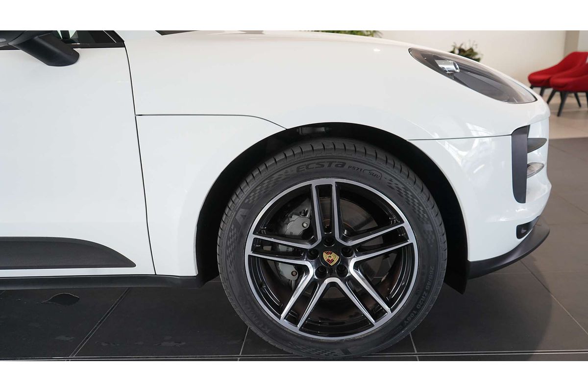 2021 Porsche Macan S 95B