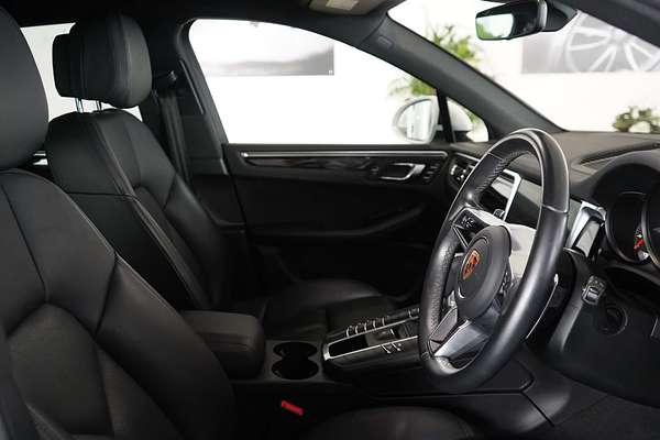 2021 Porsche Macan S 95B