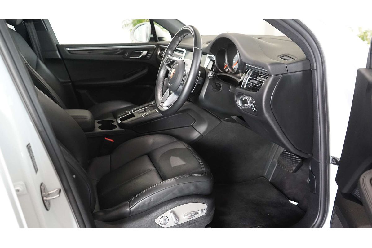 2021 Porsche Macan S 95B