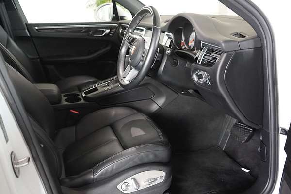 2021 Porsche Macan S 95B