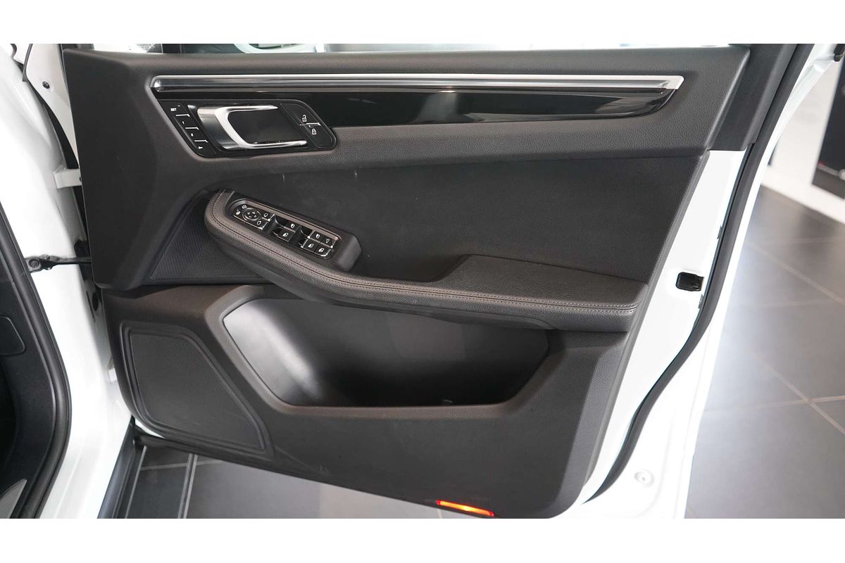 2021 Porsche Macan S 95B