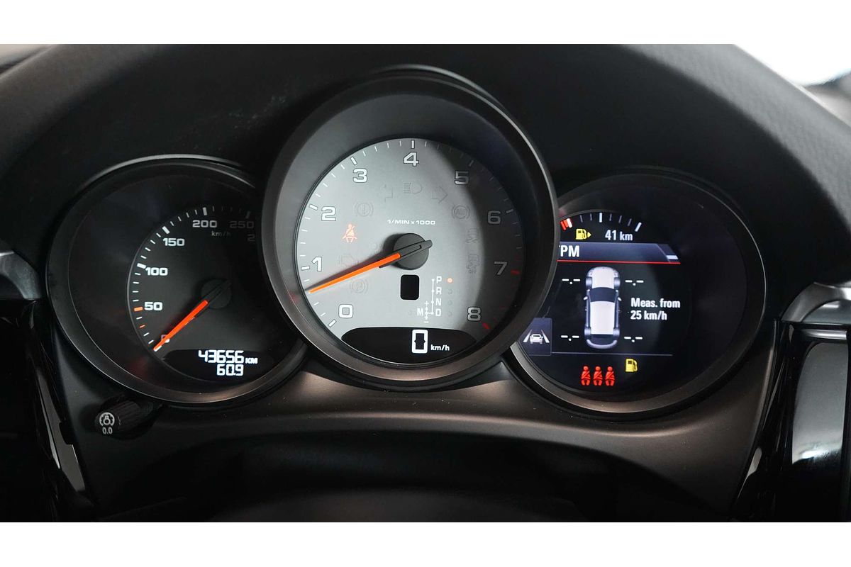 2021 Porsche Macan S 95B