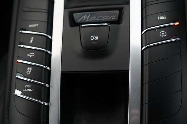 2021 Porsche Macan S 95B