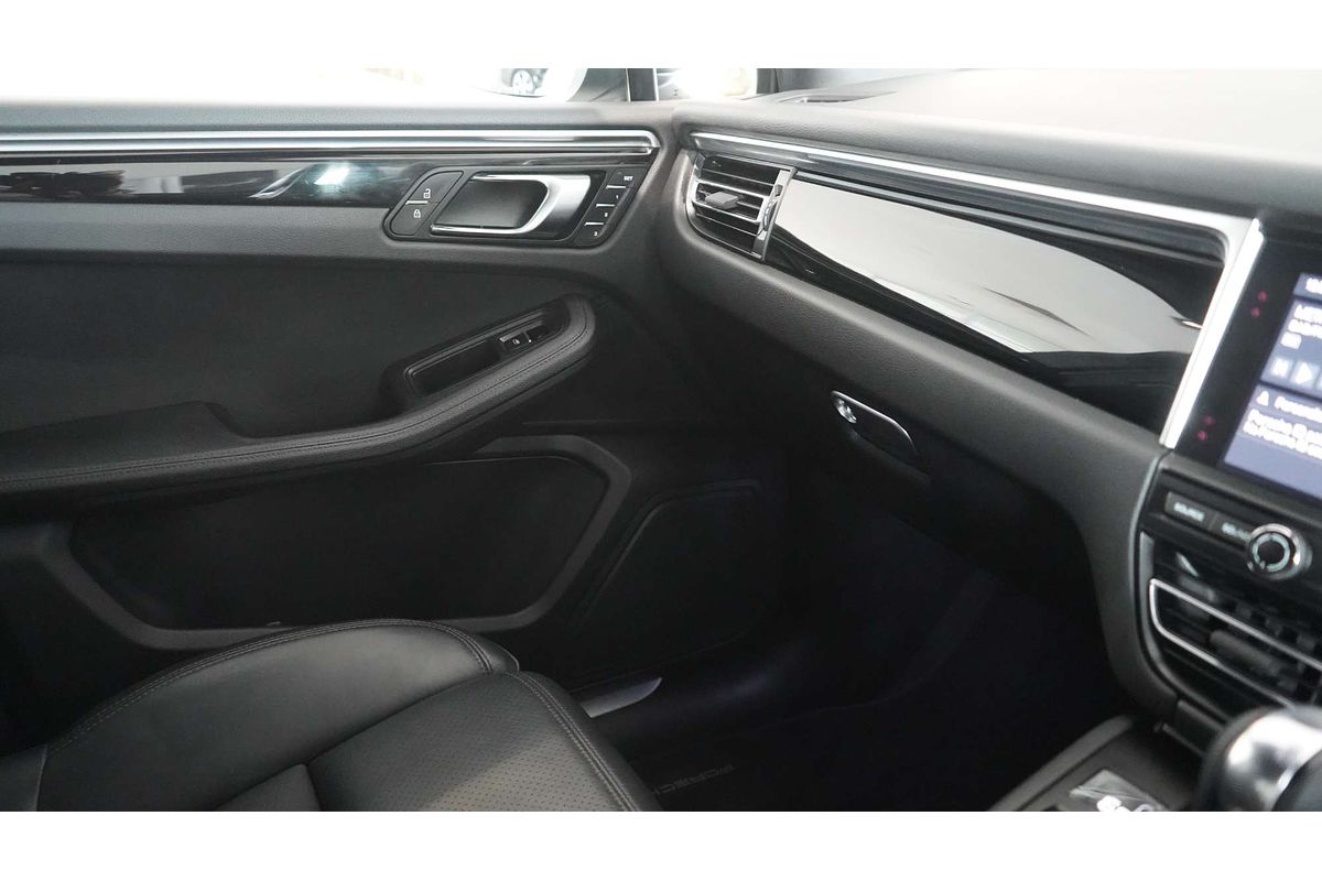 2021 Porsche Macan S 95B