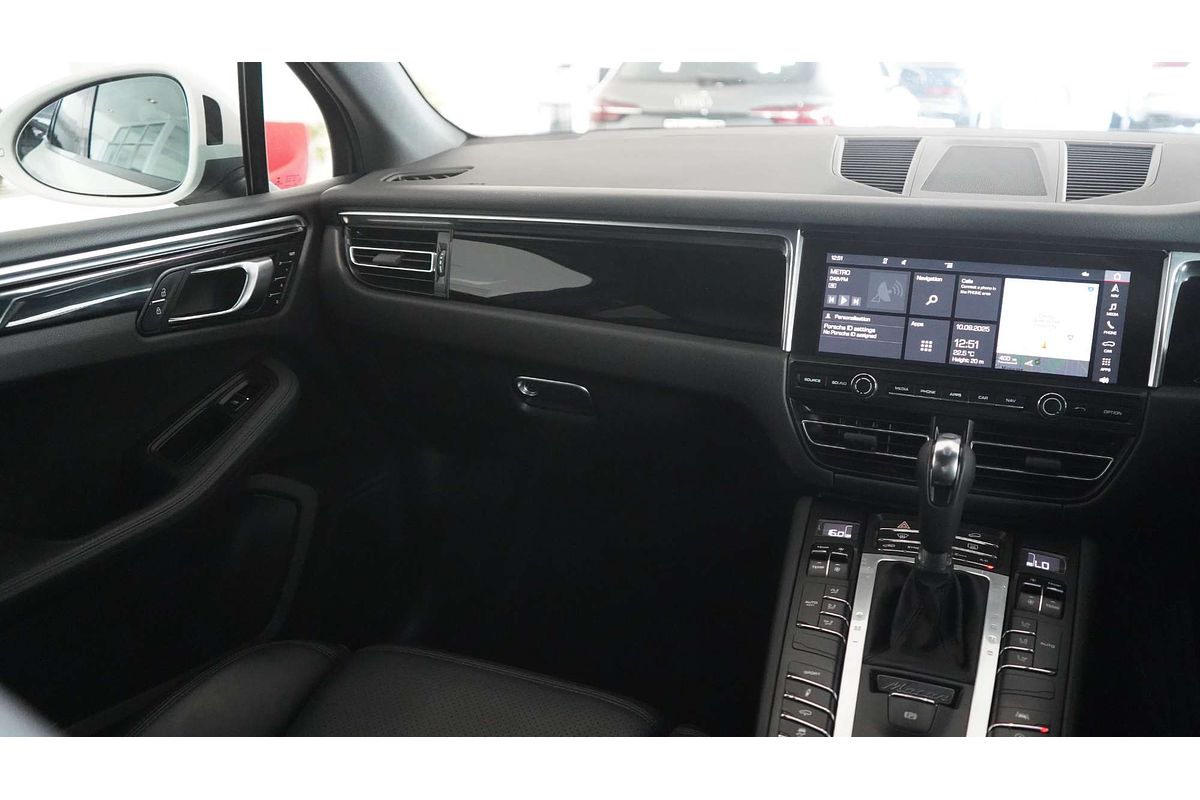 2021 Porsche Macan S 95B