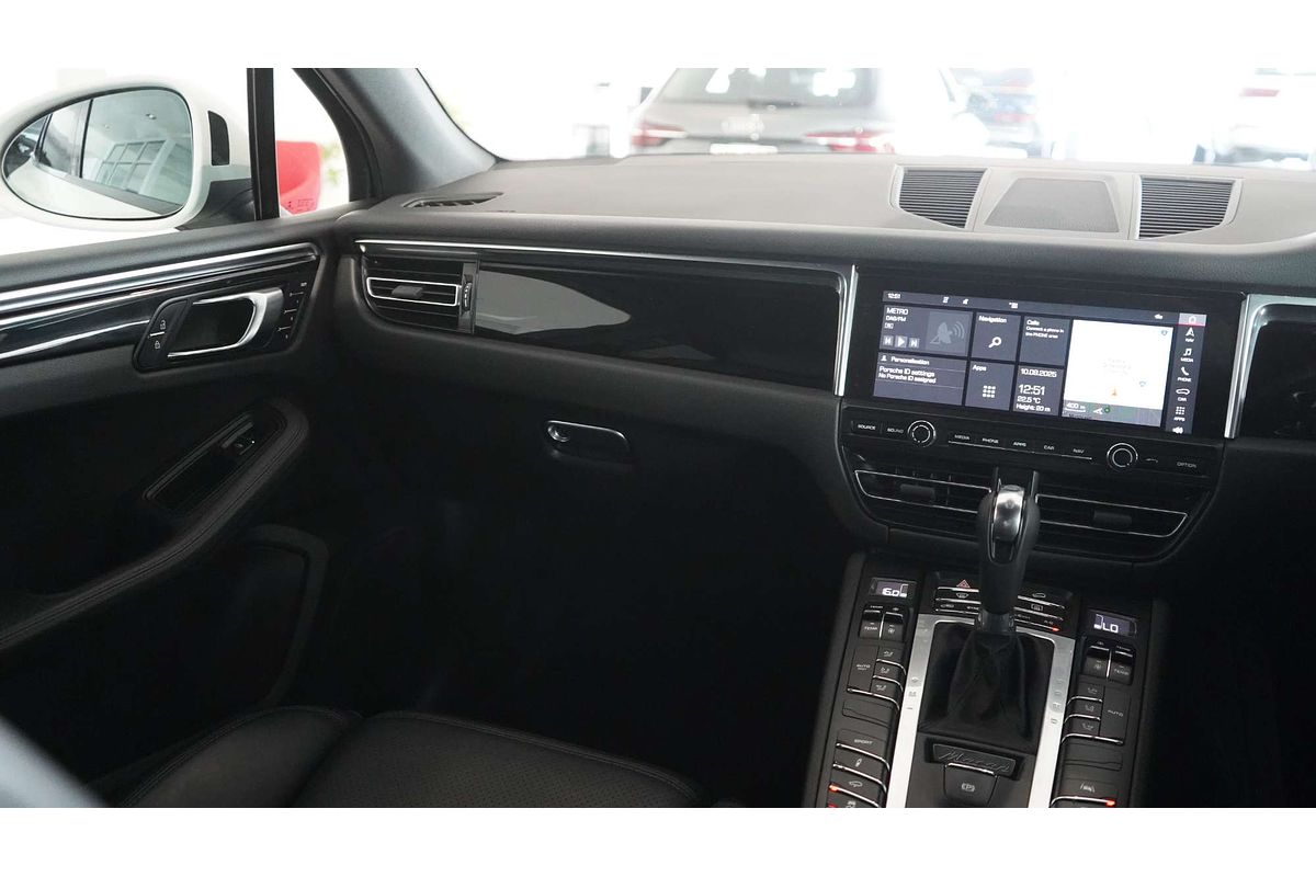 2021 Porsche Macan S 95B