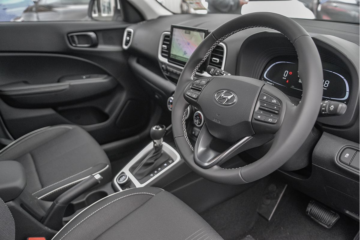 2025 Hyundai Venue Elite QX.V5