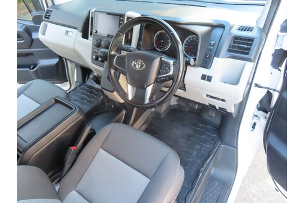 2022 Toyota Hiace Commuter GDH322R ELWB
