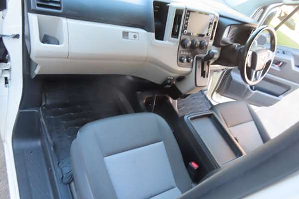 2022 Toyota Hiace Commuter GDH322R ELWB