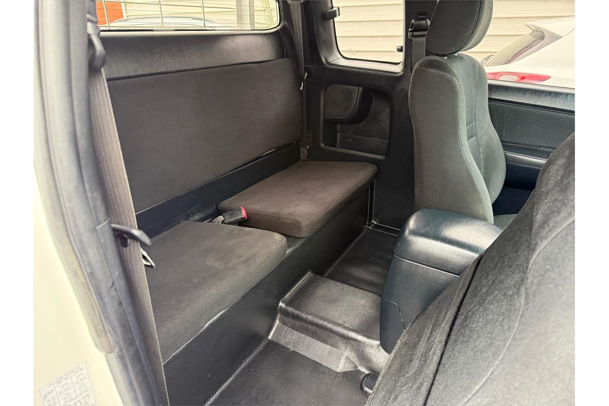 2014 Toyota Hilux SR KUN26R 4X4