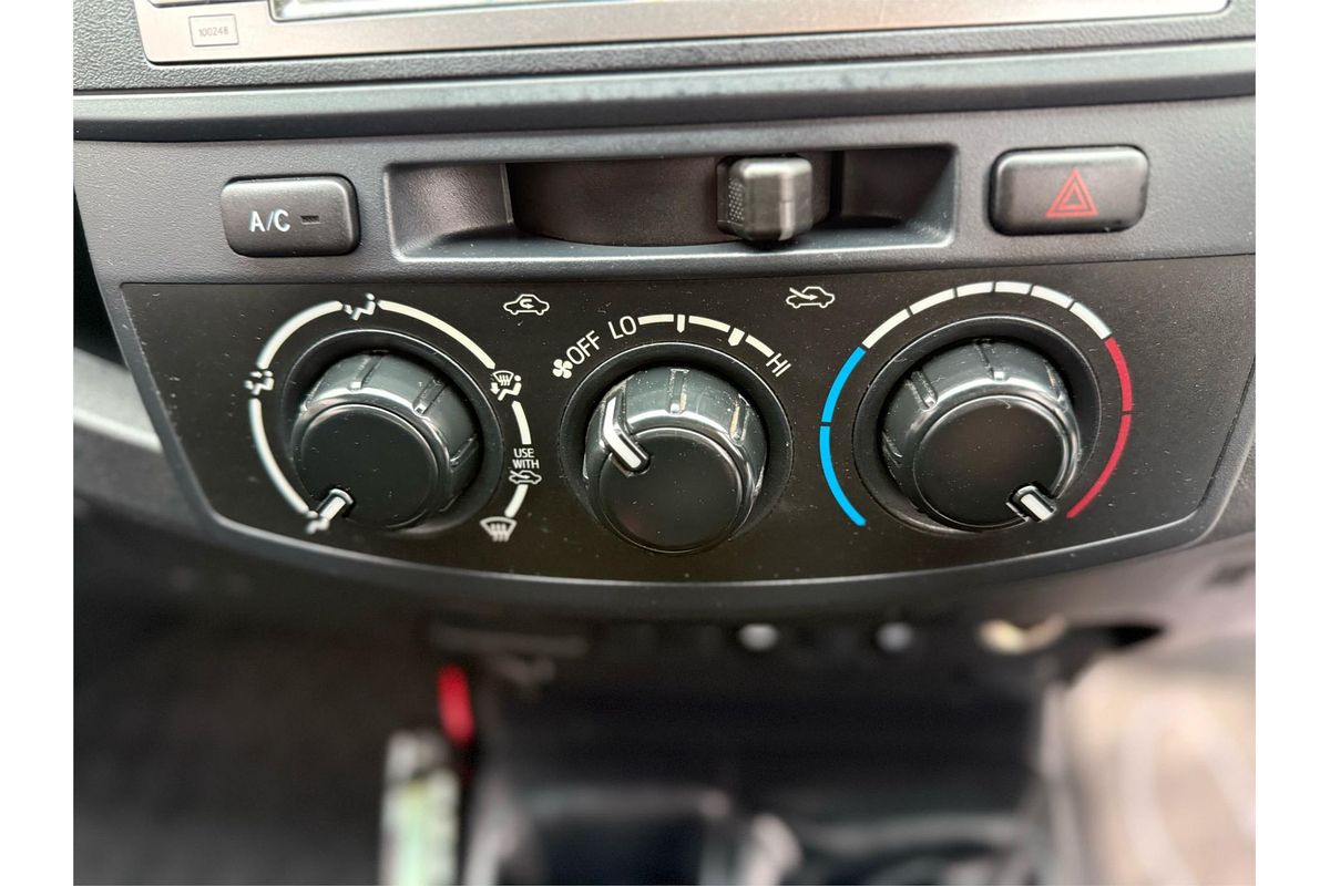 2014 Toyota Hilux SR KUN26R 4X4