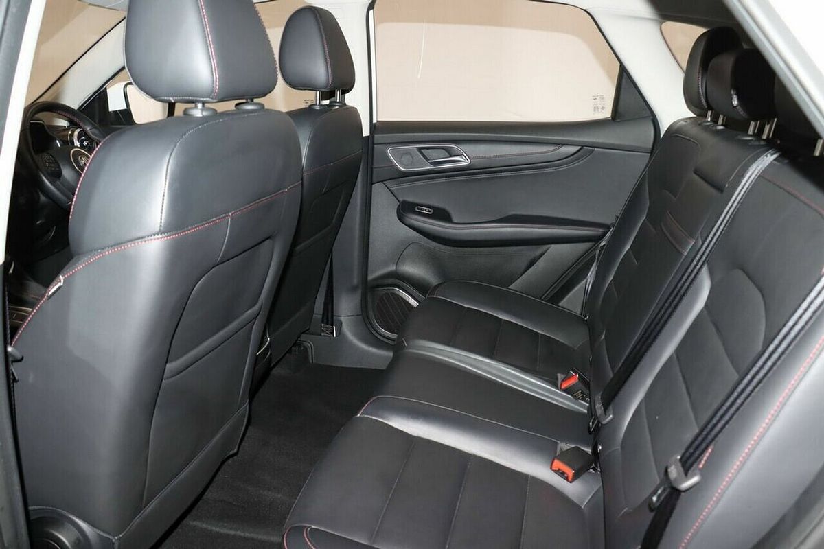 2024 MG HS Vibe SAS23