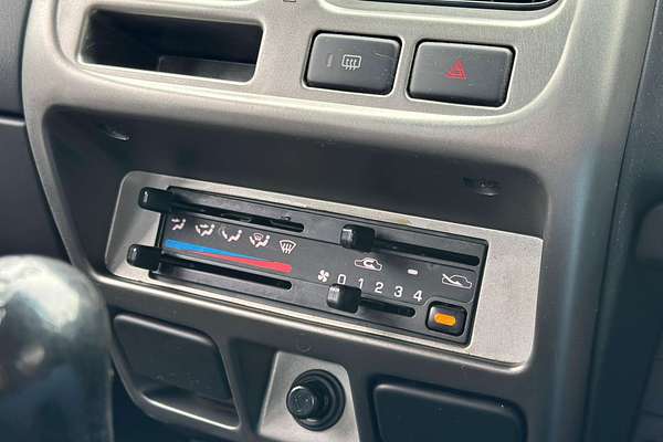 2011 Nissan Navara ST-R D22 4X4