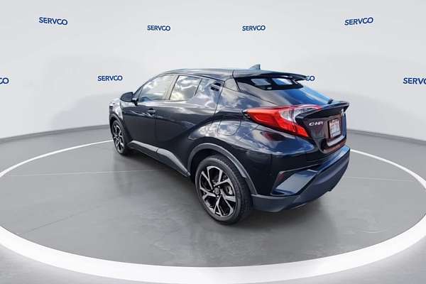 2022 Toyota C-HR XLE