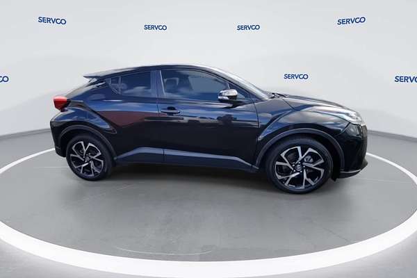 2022 Toyota C-HR XLE
