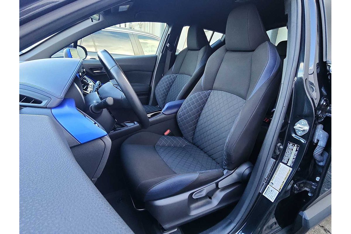 2022 Toyota C-HR XLE