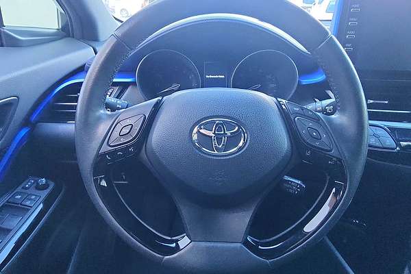 2022 Toyota C-HR XLE