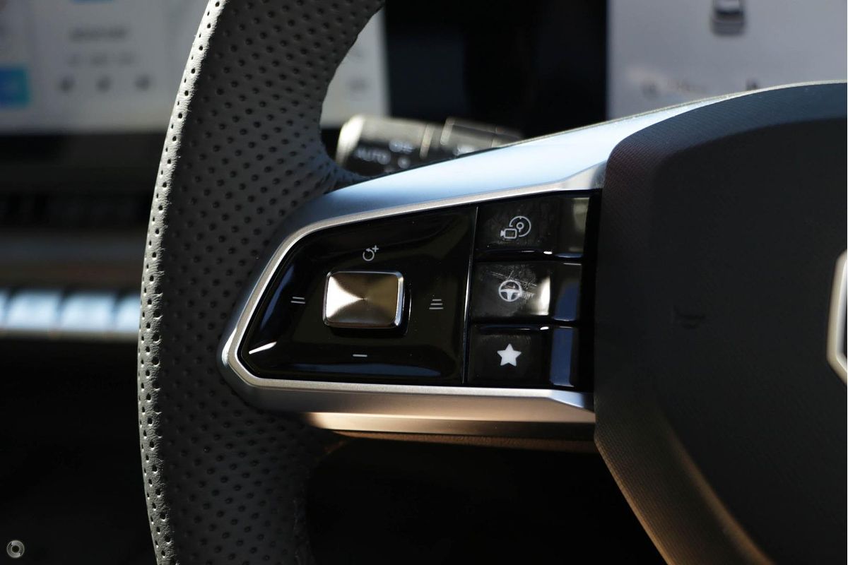 2025 MG QS Essence IS31