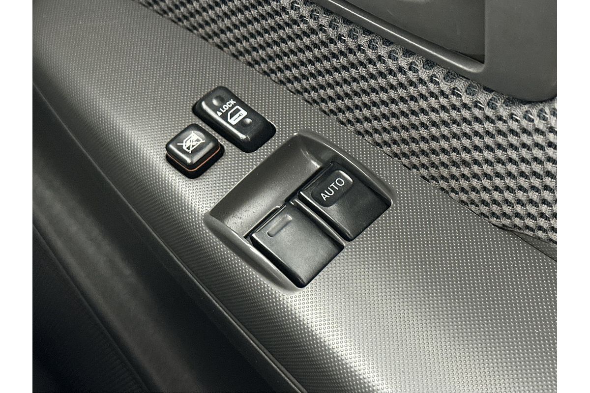 2013 Toyota Hilux SR KUN26R 4X4