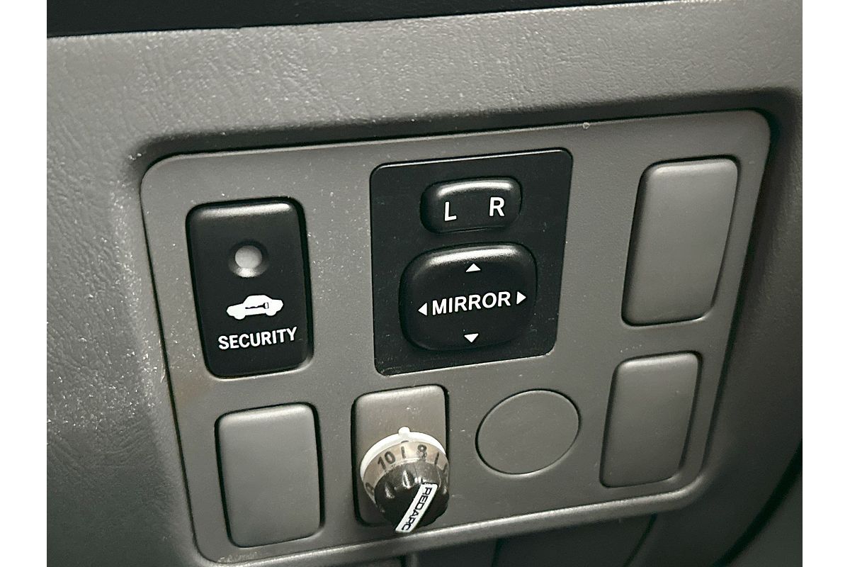 2013 Toyota Hilux SR KUN26R 4X4
