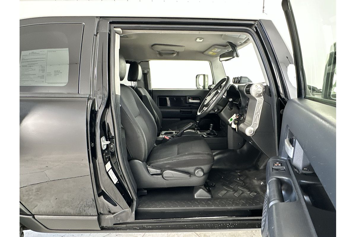 2012 Toyota FJ Cruiser GSJ15R