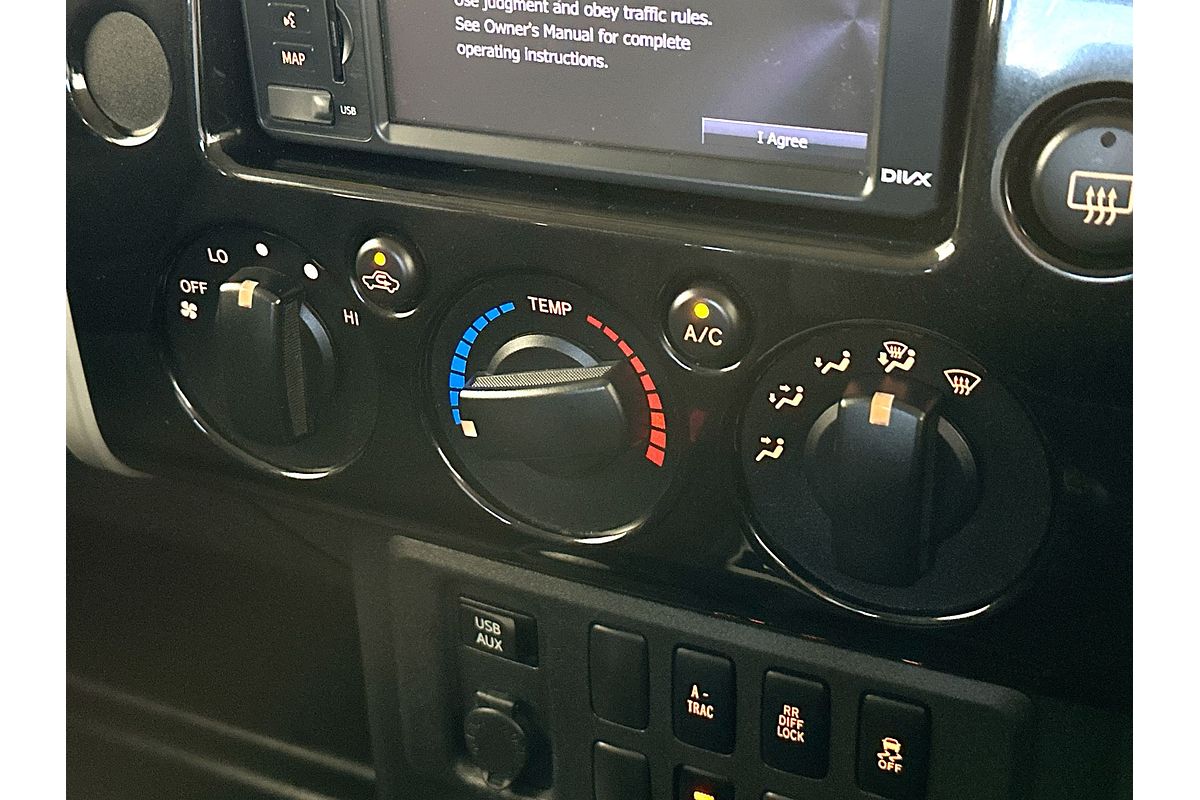 2012 Toyota FJ Cruiser GSJ15R