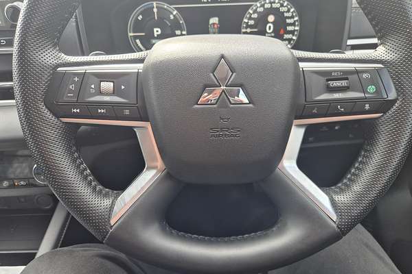 2023 Mitsubishi Outlander PHEV Exceed ZM