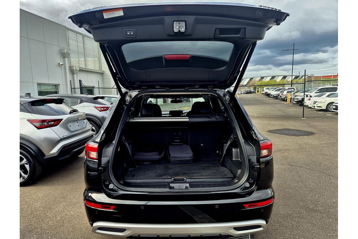 2023 Mitsubishi Outlander PHEV Exceed ZM